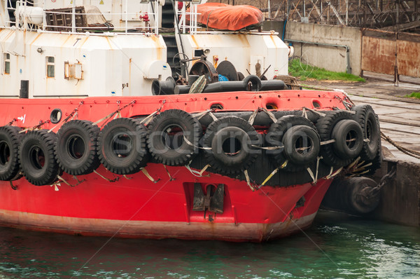 Vieux pneus arc navire utilisé protection Photo stock © zeffss