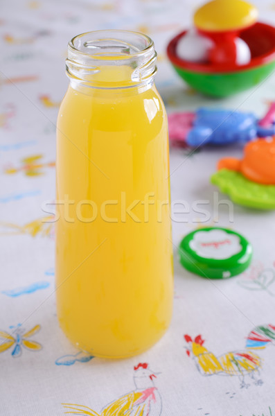 Foto stock: Ninos · alimentos · niños · naranja · vidrio