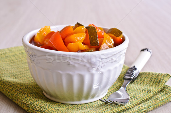 Salade préparé paprika courgettes belle céramique Photo stock © zia_shusha