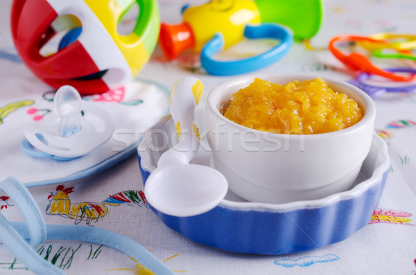 Baby odżywianie żywność dziecięca pomarańczowy kolor Zdjęcia stock © zia_shusha