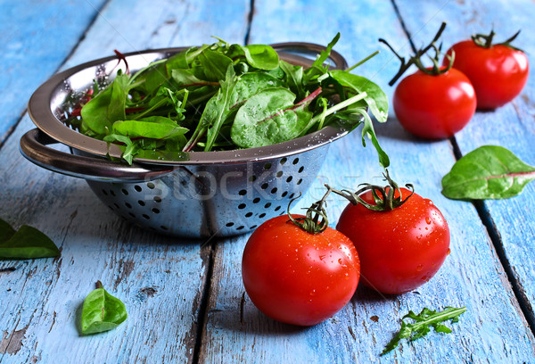 Pomidory zielone sałata świeże czerwony kroplami wody Zdjęcia stock © zia_shusha