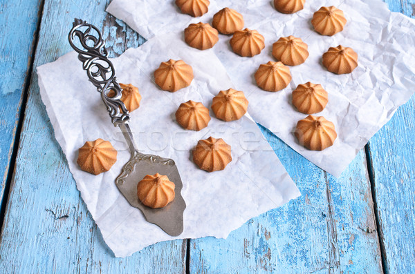 Wenig Cookies braun Lügen Klinge Kuchen Stock foto © zia_shusha