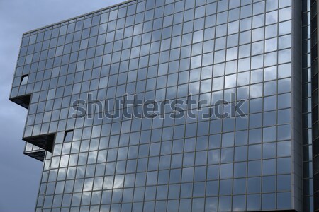 Foto stock: Moderno · prédio · comercial · nuvens · reflexão · negócio · edifício