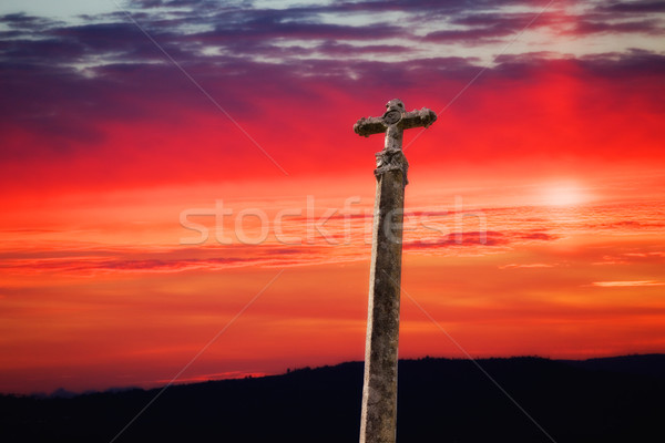 Stockfoto: Zonsondergang · kruis · steen · hemel · licht · kerk