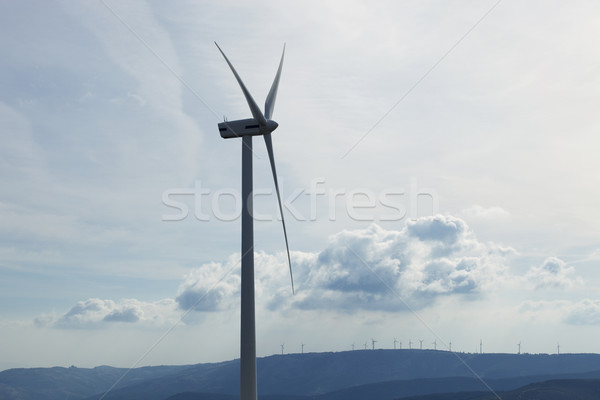 風力發電機組 白 頂部 山 性質 技術 商業照片 © zittto