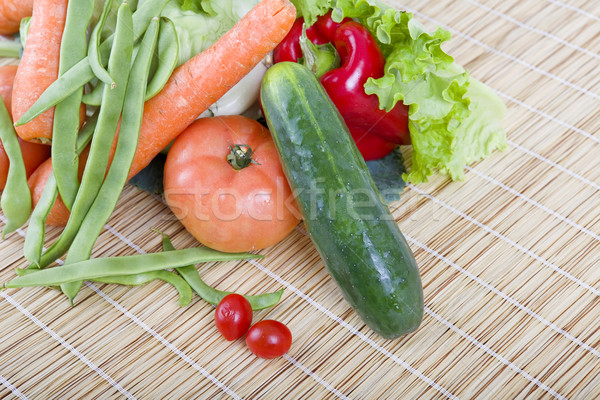 świeże warzywa drewniany stół kuchnia jedzenie gotowania pieprz Zdjęcia stock © zittto
