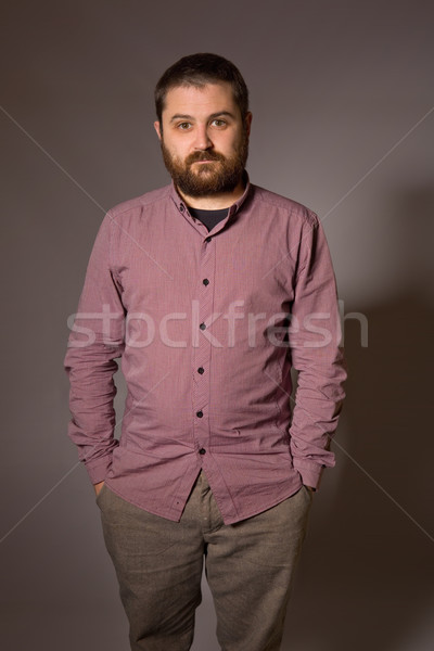 Foto stock: Homem · retrato · jovem · casual · escuro · cara