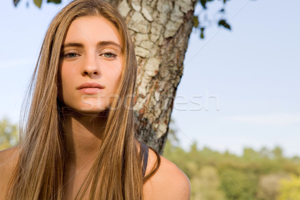 Joven jóvenes casual hermosa niña aire libre retrato Foto stock © zittto