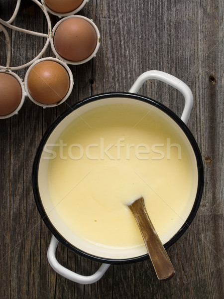 鍋 奶油 乳蛋糕 醬 關閉 雞蛋 商業照片 © zkruger