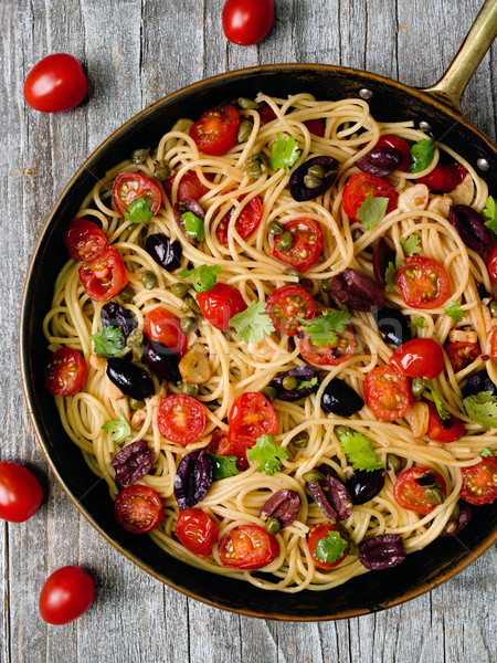 Rústico italiano espaguetis pasta color Foto stock © zkruger