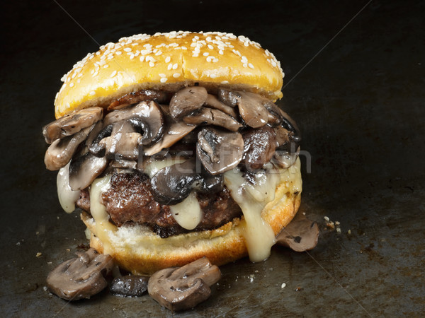 Foto d'archivio: Rustico · americano · funghi · formaggio · hamburger