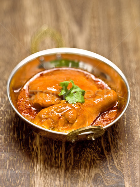 Picant indian pui curry castron rustic Imagine de stoc © zkruger