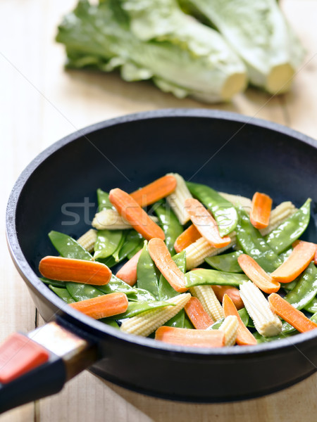 Keverés sült zöldségek közelkép serpenyő hó Stock fotó © zkruger