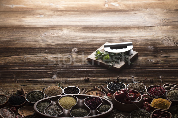 Gewürze Set farbenreich unterschiedlich Schalen Holztisch Stock foto © zolnierek