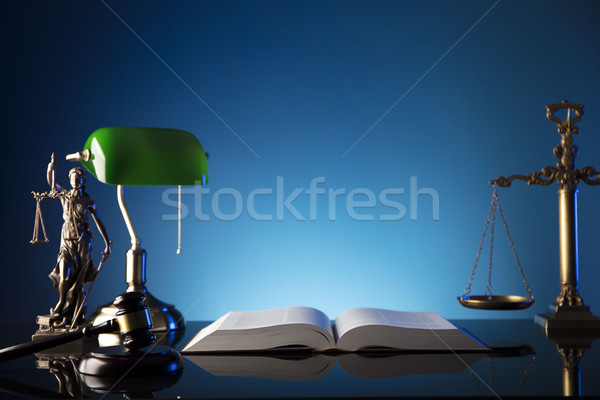 Droit avocat conseiller bureau consultation marteau [[stock_photo]] © zolnierek