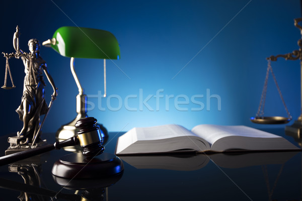 Droit avocat conseiller bureau consultation marteau [[stock_photo]] © zolnierek