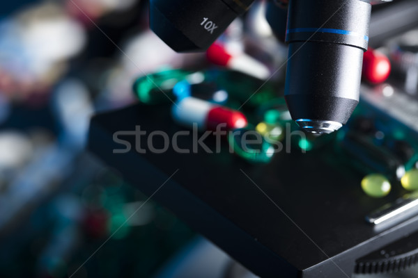 Foto stock: Farmacia · pastillas · establecer · diferente · colorido · microscopio