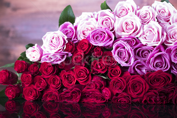 Rózsák különleges nap virágcsokor üveg asztal Stock fotó © zolnierek
