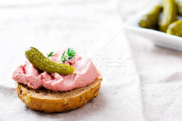 Fegato tavolo in legno stile messa a fuoco selettiva alimentare sfondo Foto d'archivio © zoryanchik