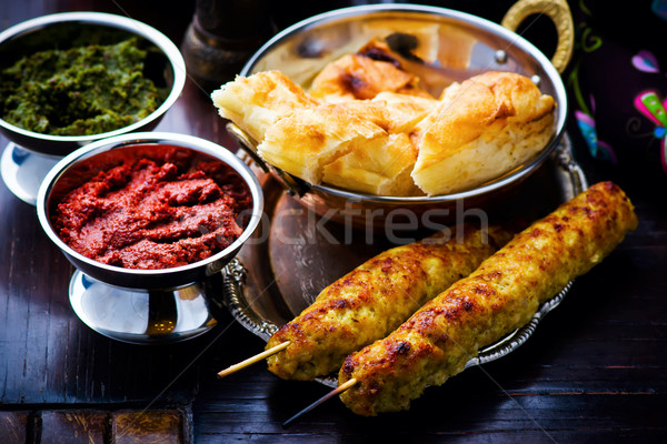 Kebab traditionellen Gericht ethnischen Stil Brot Stock foto © zoryanchik