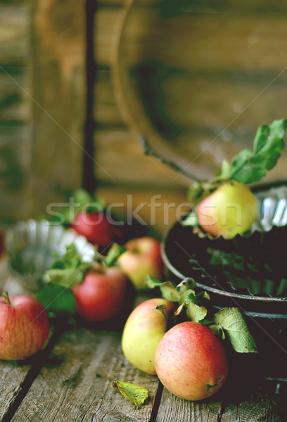 Mere bucate rustic măr Imagine de stoc © zoryanchik