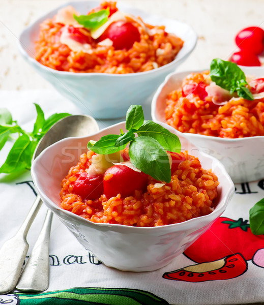 Rápido tomate risotto preparado microonda atención selectiva Foto stock © zoryanchik