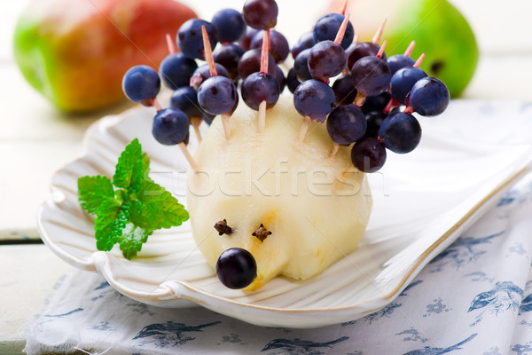 Vicces alkat sündisznó gyümölcs gyerekek étel Stock fotó © zoryanchik
