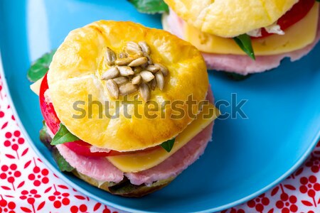 Foto d'archivio: Mug · torta · preparato · forno · a · microonde · orizzontale