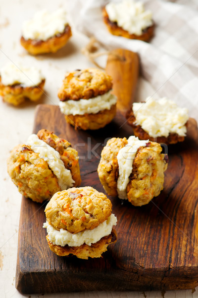 Gâteau aux carottes rustique fond déjeuner blanche fraîches [[stock_photo]] © zoryanchik