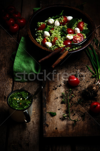 Imagine de stoc: Israelian · cuscus · salată · pesto · alimente · brânză
