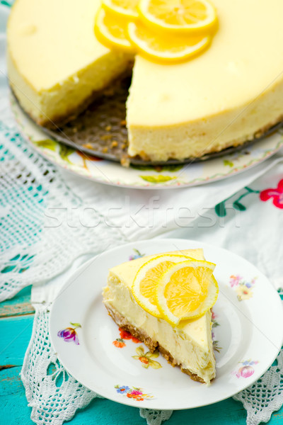 Limon cheesecake dilim seçici odak peynir tatlı Stok fotoğraf © zoryanchik