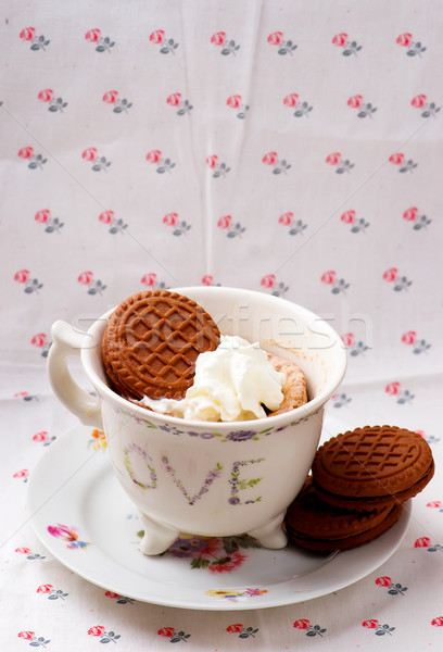 Foto d'archivio: Mug · torta · preparato · forno · a · microonde · orizzontale