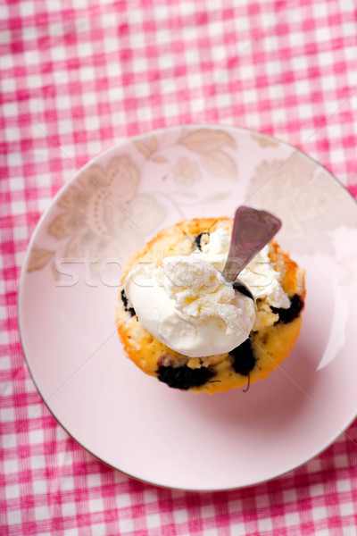 Maulbeere Kuchen Eis top Ansicht selektiven Fokus Stock foto © zoryanchik