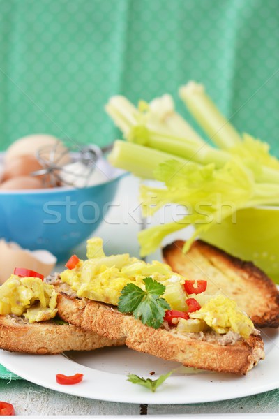 Bruschetta kereviz yumurta ekmek biber sağlıklı Stok fotoğraf © zoryanchik