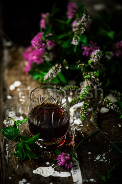 Amaro menta rustico trifoglio stile messa a fuoco selettiva Foto d'archivio © zoryanchik