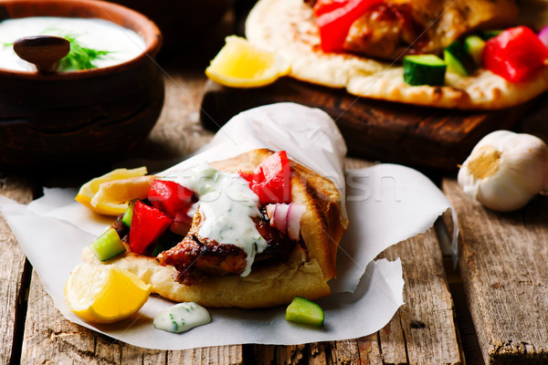 Griechisch Huhn Platte Bord frischen Grill Stock foto © zoryanchik