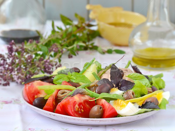 Traditional legume salată lemn peşte Imagine de stoc © zoryanchik