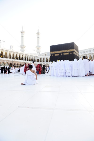 Tüm etrafında dünya dua eden Suudi Arabistan Tanrı Stok fotoğraf © zurijeta