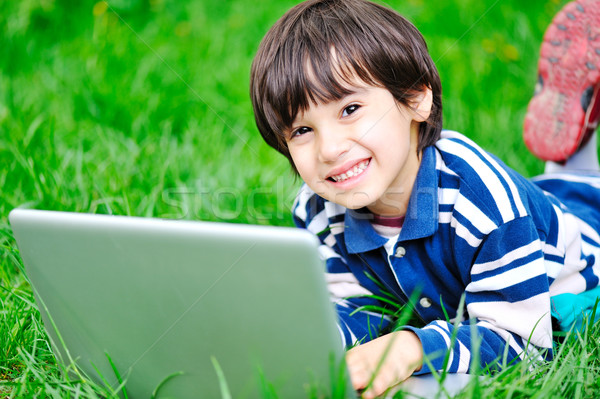 Kinderen activiteit laptop natuur computer voorjaar Stockfoto © zurijeta