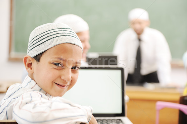 Stockfoto: Kinderen · school · klas · glimlach · kind · laptop