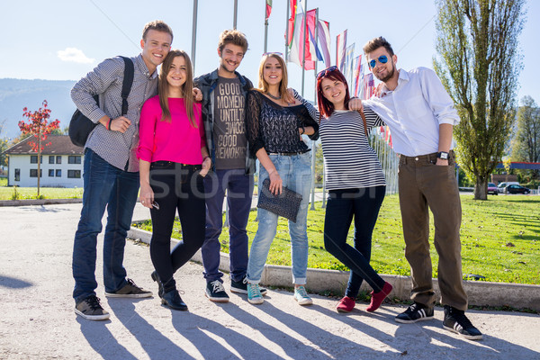 Foto d'archivio: Giovani · internazionali · riunione · ragazza · sorriso · faccia