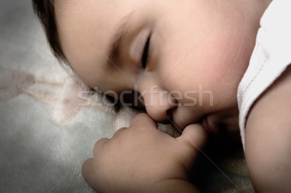 商業照片: 小 · 可愛 · 嬰兒 · 睡眠 · 手 · 床