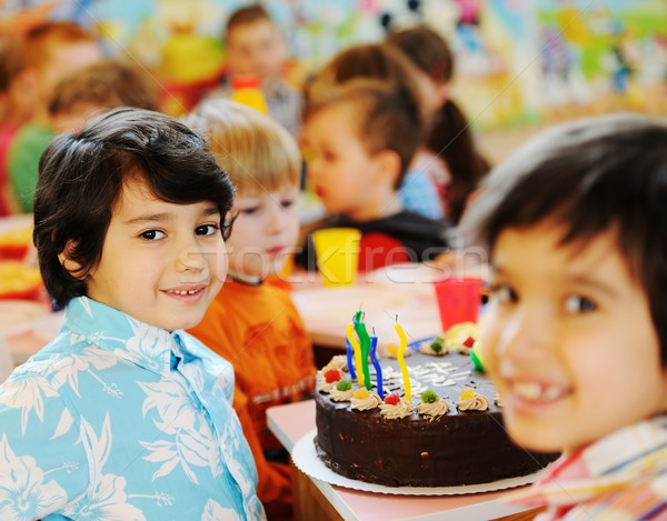 Cute ninos fiesta de cumpleaños Zona de juegos muchos Foto stock © zurijeta