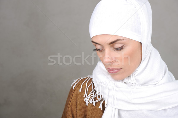 Schönen muslim Erwachsenen Frau Stock foto © zurijeta