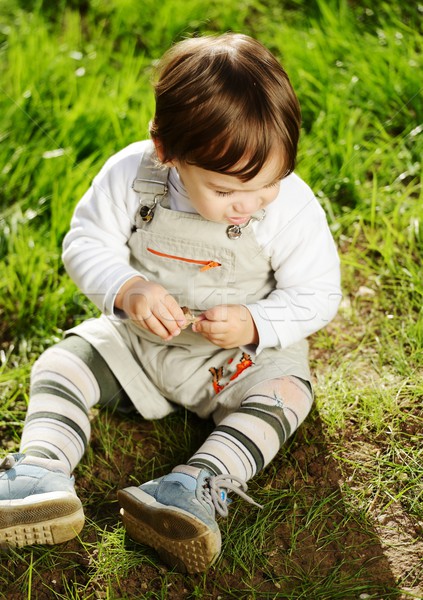 Stok fotoğraf: Sevimli · bebek · oturma · çim · park