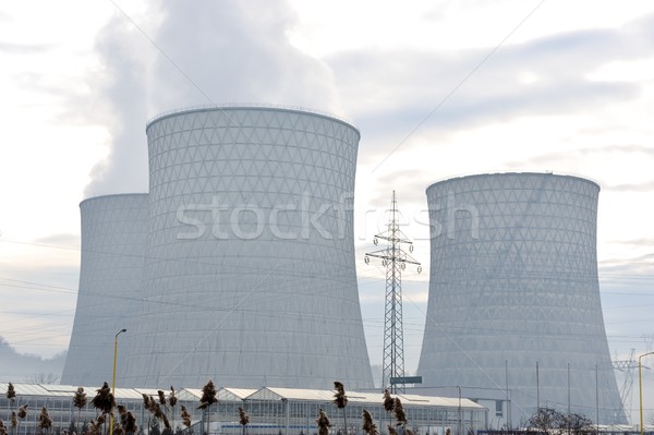 Szén elektromos erőmű hűtés tornyok gőz égbolt Stock fotó © zurijeta