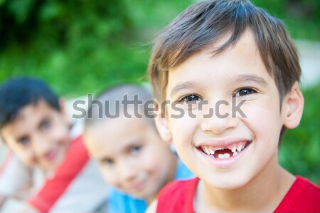 Mutluluk mutlu çocuklar birlikte açık Stok fotoğraf © zurijeta