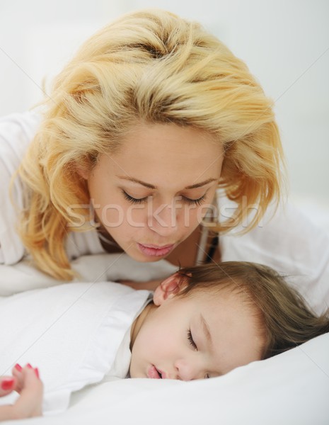 çok güzel bebek erkek anne yatak anne Stok fotoğraf © zurijeta