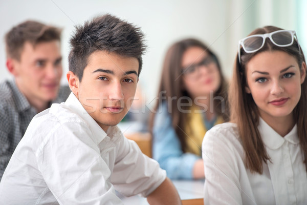 Zwei Klassenkameraden posiert Klassenzimmer zusammen Mädchen Stock foto © zurijeta