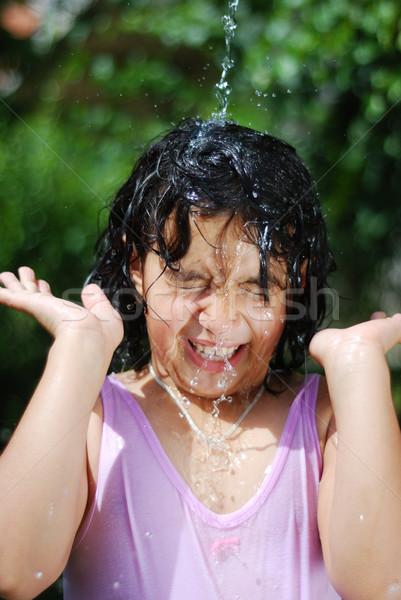 商业照片:水· 夏天 · 可爱 · 女孩 · 播放 / splashing water in